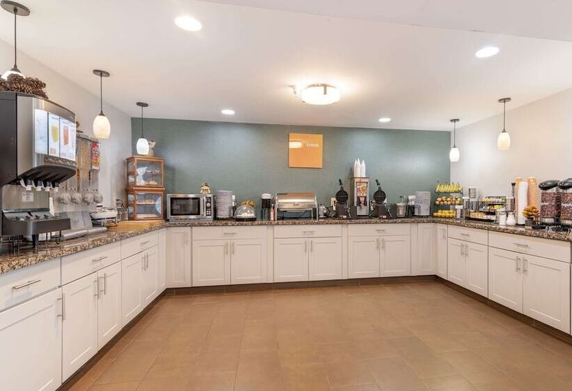 בית מלון כפרי Comfort Inn Airport