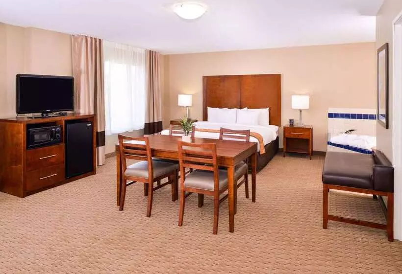 호텔 Comfort Suites