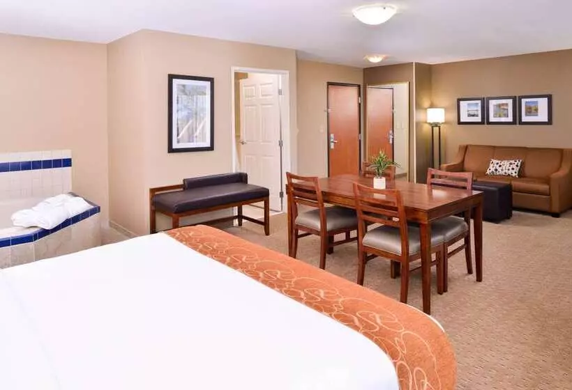 호텔 Comfort Suites