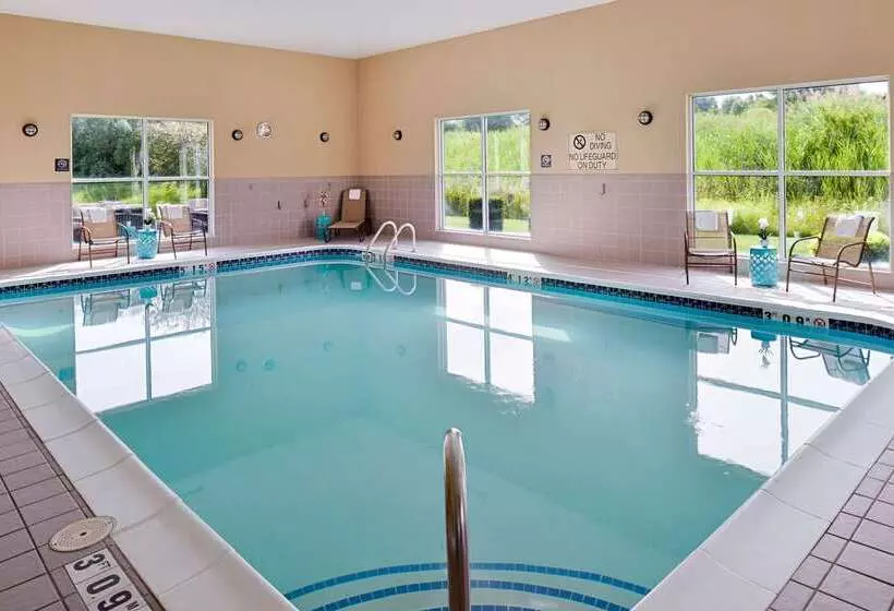 호텔 Comfort Suites