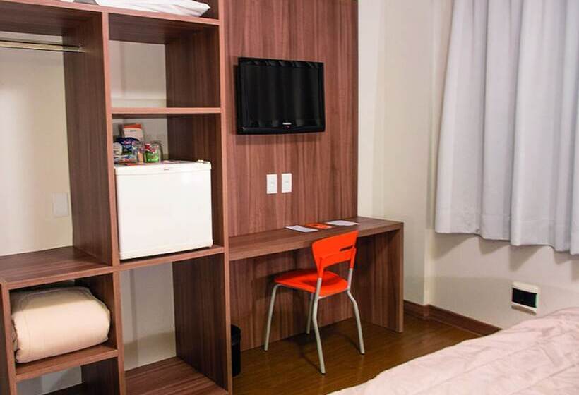 هتل Continental Business  200 Metros Do Complexo Hospitalar Santa Casa