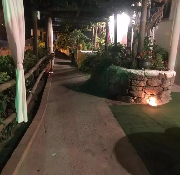 Hotelli Guesthouse Coralba