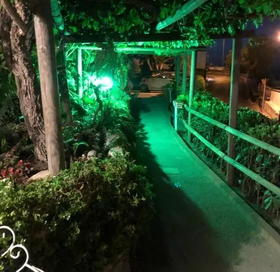 Hotelli Guesthouse Coralba