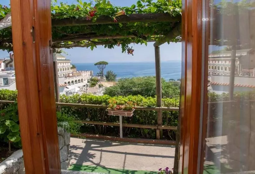 Hotelli Guesthouse Coralba