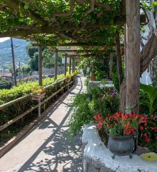 Hotelli Guesthouse Coralba