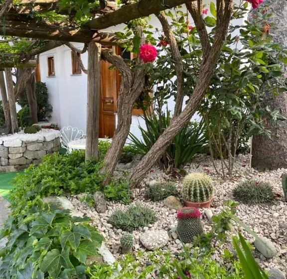 Hotelli Guesthouse Coralba