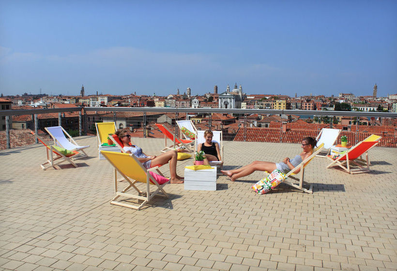 ホテル Sunny Terrace Hostel