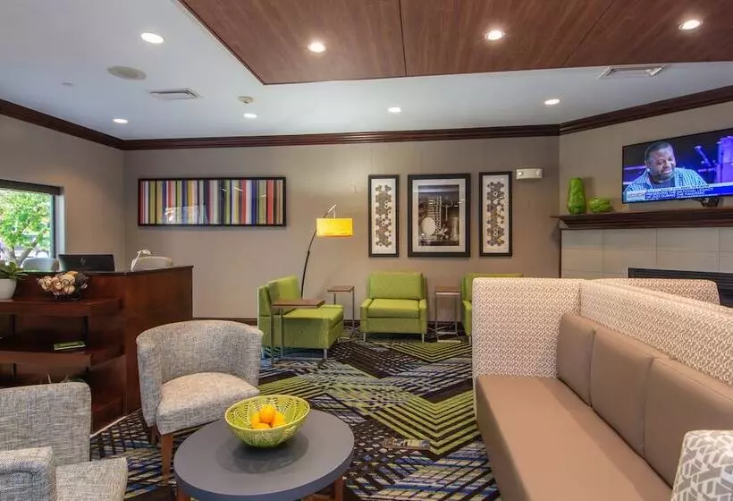Hotelli Holiday Inn Express And Suites Springfield Medical District, An Ihg