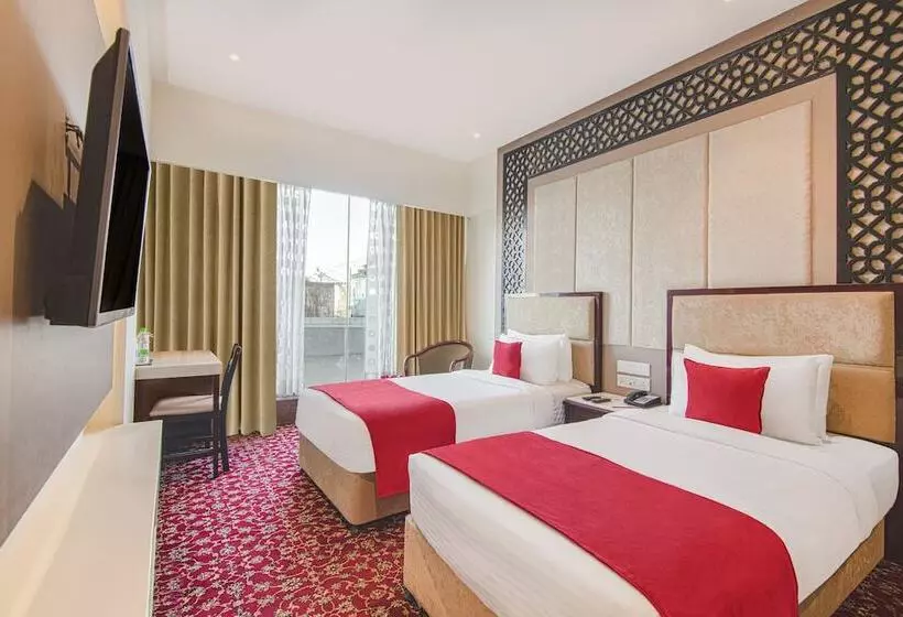 호텔 Hrj Sarovar Portico Indore