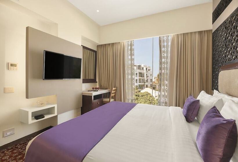 בית מלון כפרי Hrj Sarovar Portico Indore