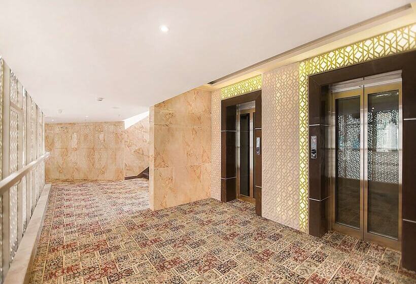 בית מלון כפרי Hrj Sarovar Portico Indore