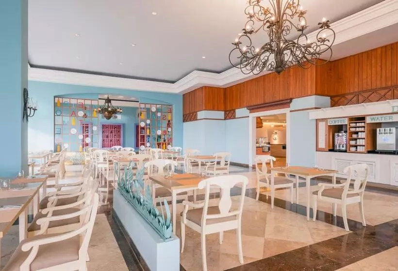 ホテル Iberostar Waves Rose Hall Beach