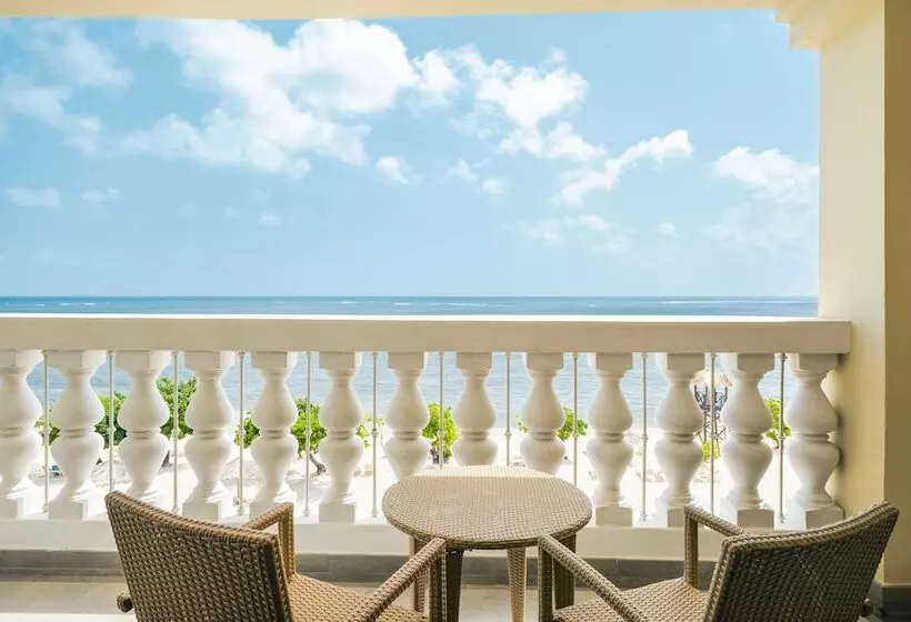 ホテル Iberostar Waves Rose Hall Beach