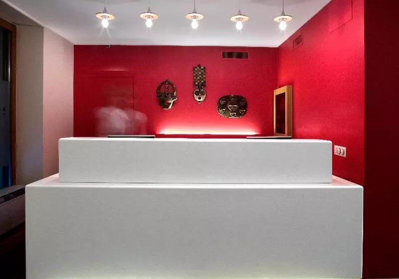 هتل La Cour Des Augustins