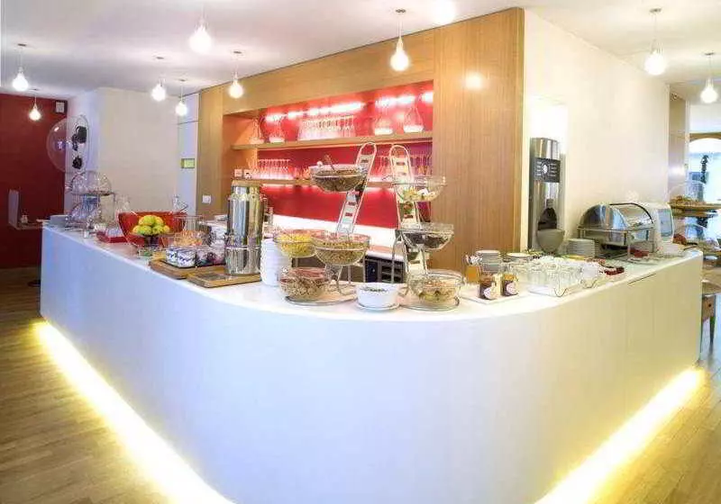 هتل La Cour Des Augustins