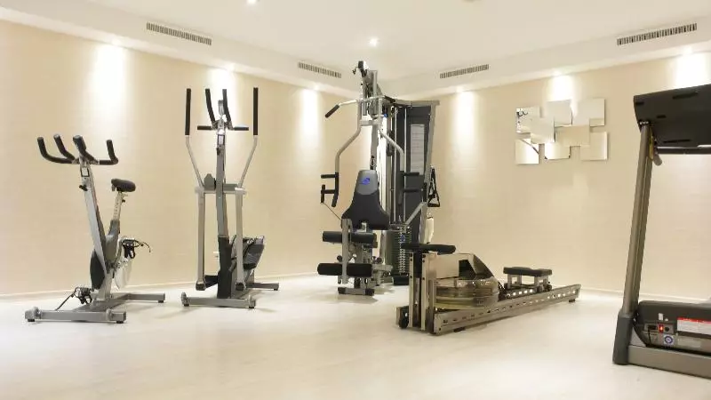 هتل La Cour Des Augustins