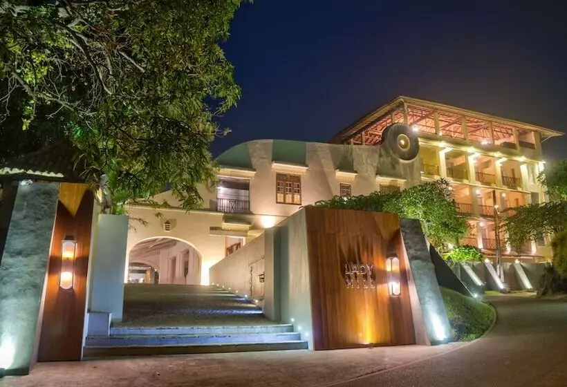 ホテル The Lady Hill