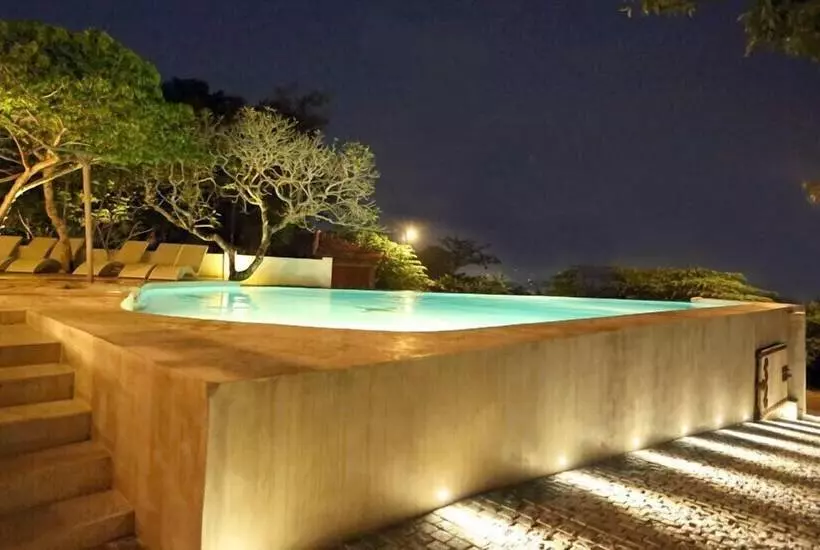 ホテル The Lady Hill