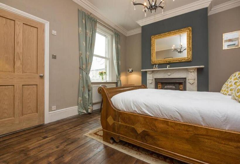 Bed and Breakfast St Valery Boutique Bed + Breakfast