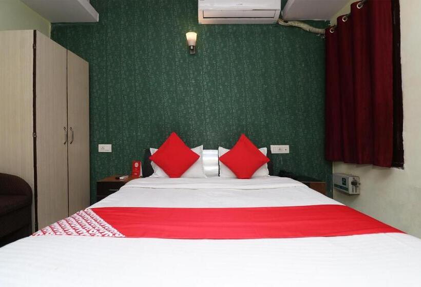 Capital O Hotel R Inn