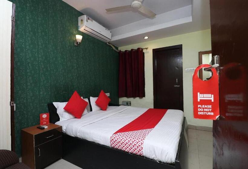 Capital O Hotel R Inn