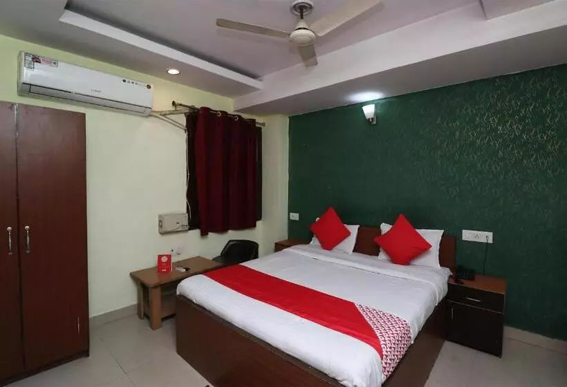 Capital O Hotel R Inn