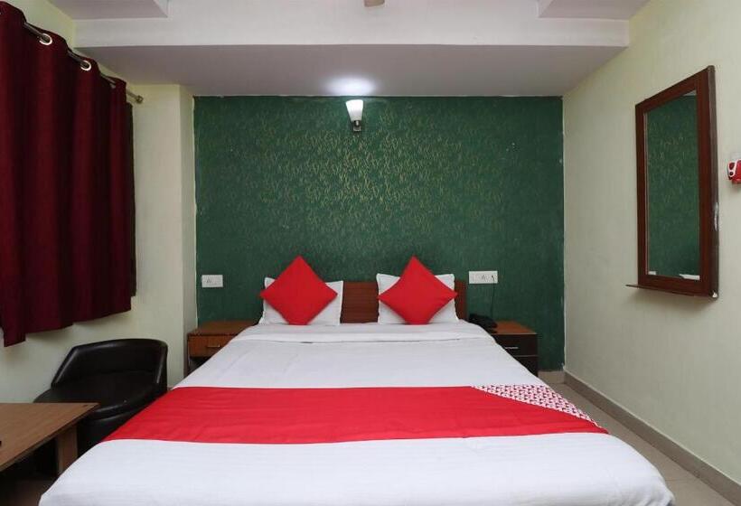 Capital O Hotel R Inn