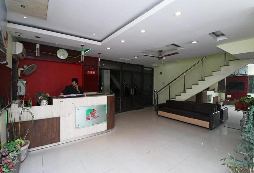 Capital O Hotel R Inn