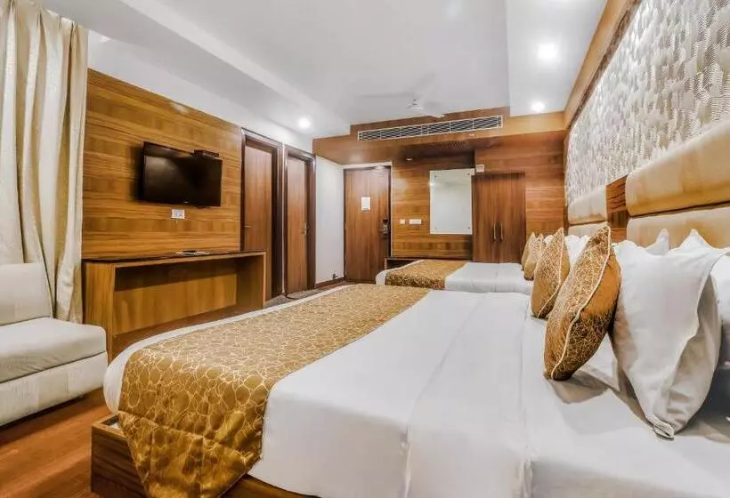 ホテル Kalka Royal