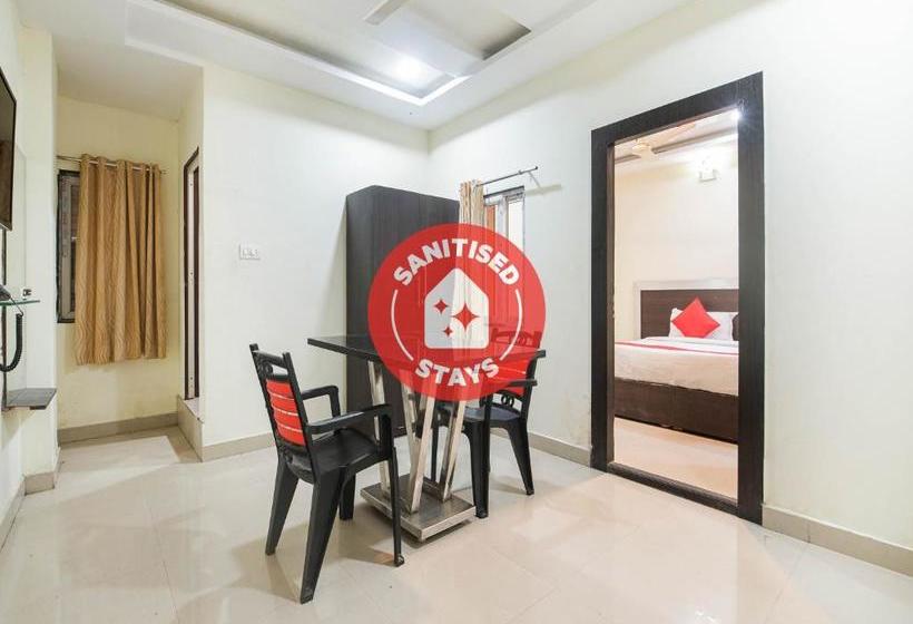 בית מלון כפרי Oyo 74206 Ssr Residency