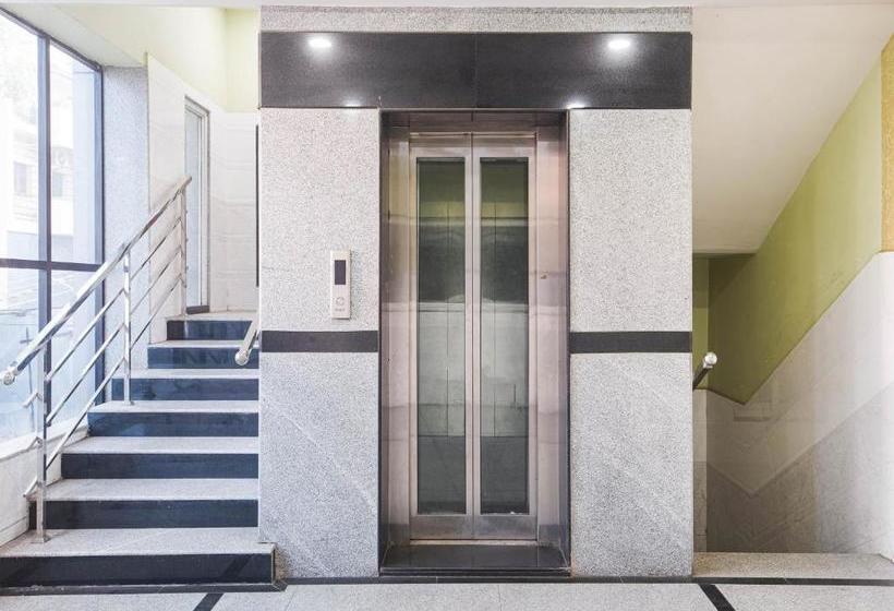 בית מלון כפרי Oyo 74206 Ssr Residency