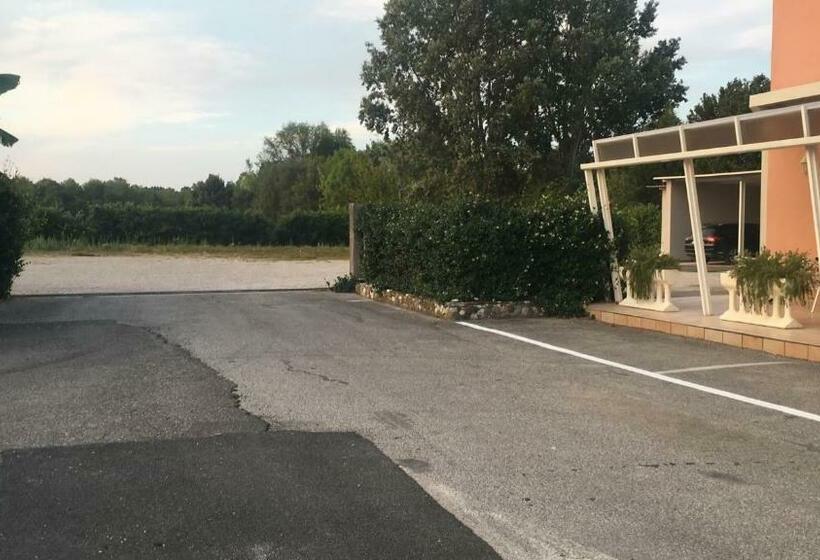 בית מלון כפרי Trieste