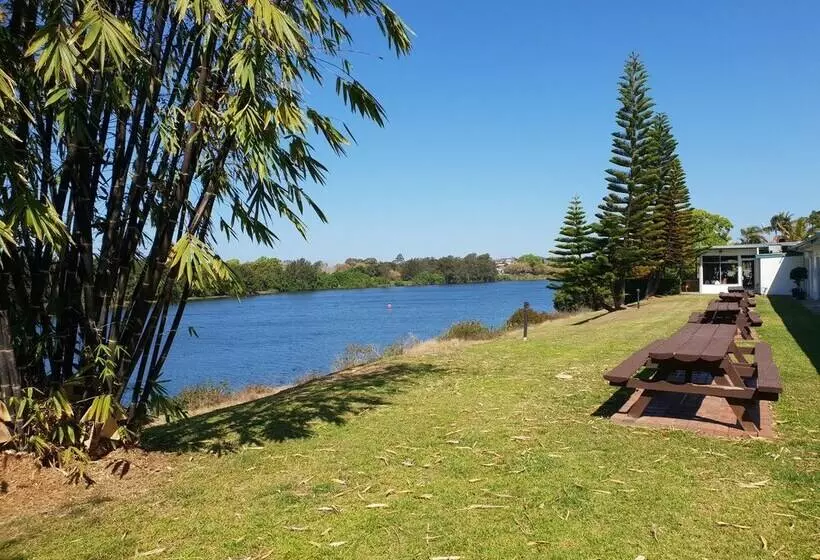 モーテル Moon River Motor Inn