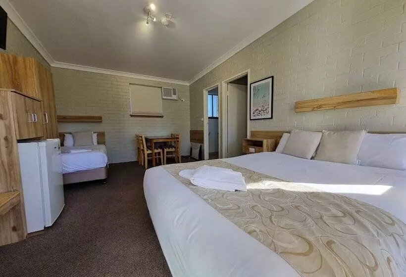 モーテル Moon River Motor Inn