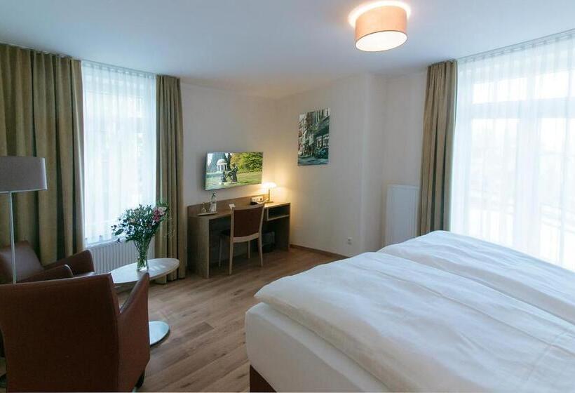 膳宿费 Dirks Am Schloss