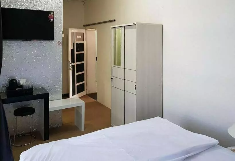 ペンション Koolkost Near Sepinggan Airport Balikpapan
