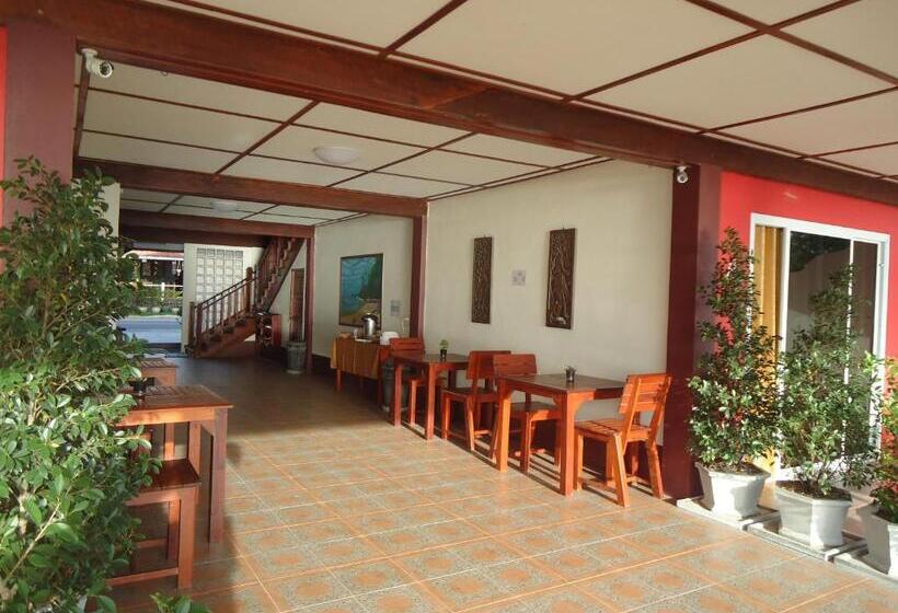 הוסטל Sea Breeze House, Naiplao Beach