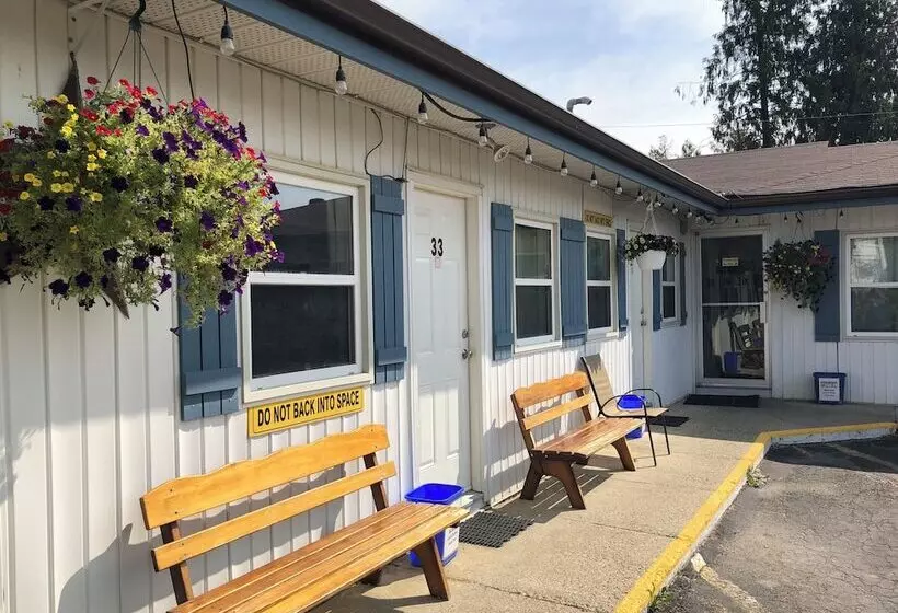 Creston Valley Motel