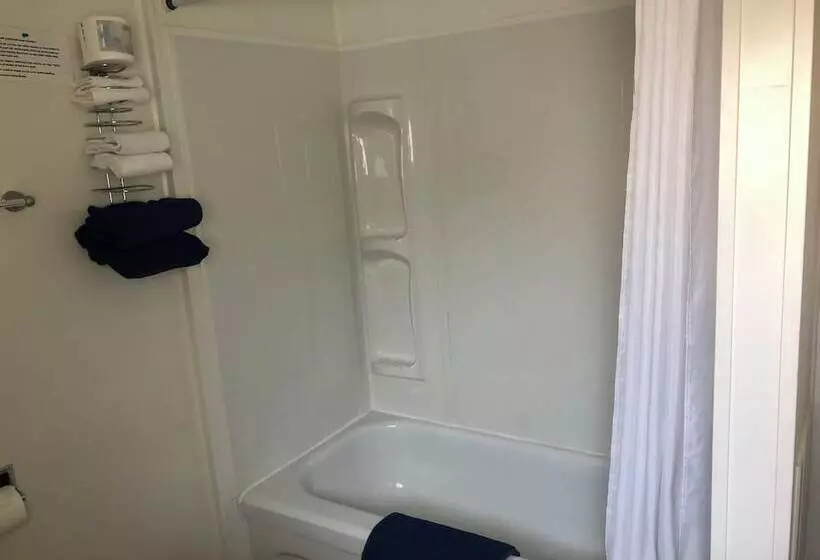 Creston Valley Motel