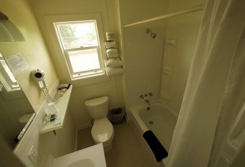 Creston Valley Motel