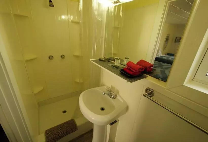 Creston Valley Motel