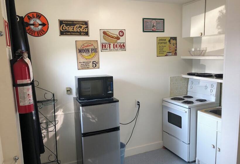 Creston Valley Motel