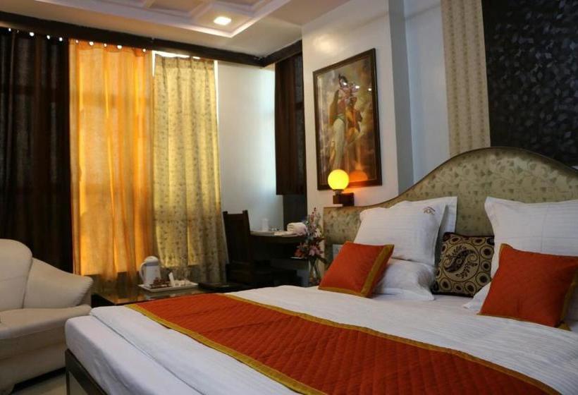 ホテル R K Excellency