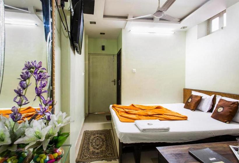 ホテル R K Excellency