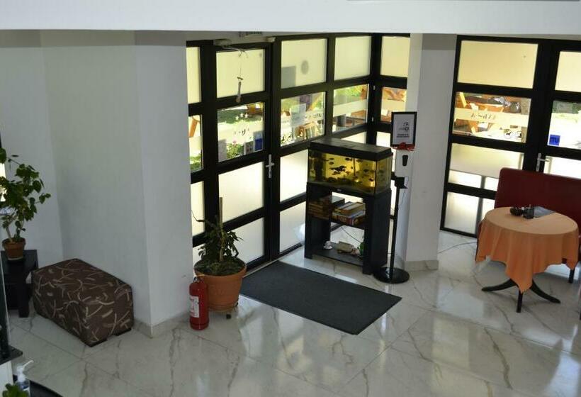 פנסיון Casa Vinga   Restaurant&jacuzzi