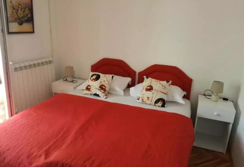 پانسیون Guest House Vila Bak