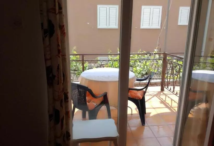 پانسیون Guest House Vila Bak