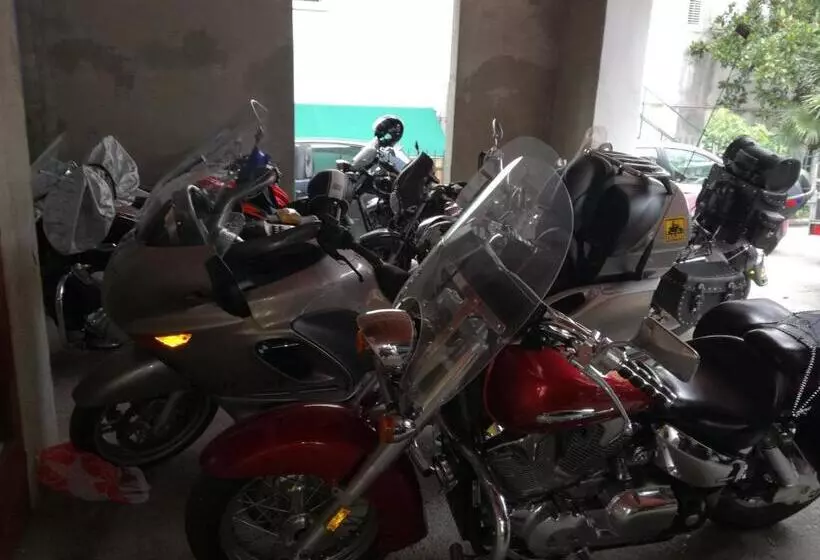 پانسیون Guest House Vila Bak