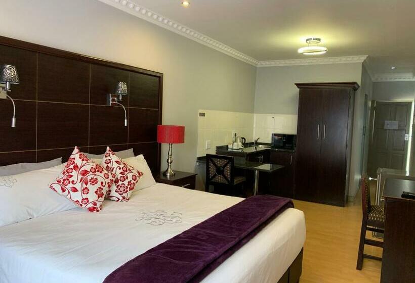 פנסיון Leighton Court