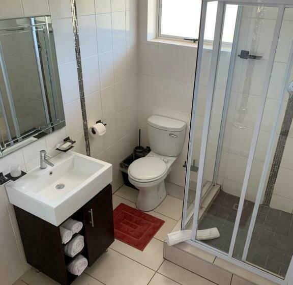 פנסיון Leighton Court